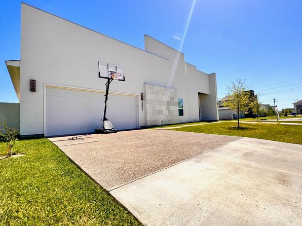 3801 Sun Valley Dr, Laredo, TX 78045