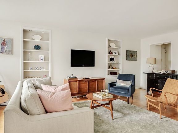 2nd image of 400 E 70th St APT 2305