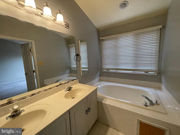 10136 Treble Ct — Photo 10