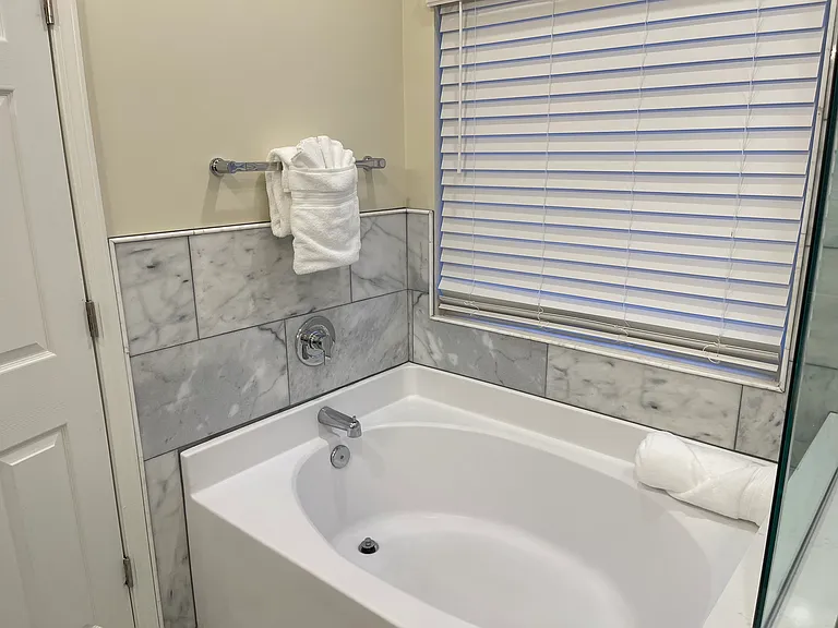 6602 Kelsey Woods Ct — Photo 29