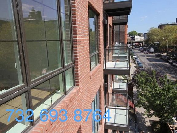 3rd image of 875 Park Ave