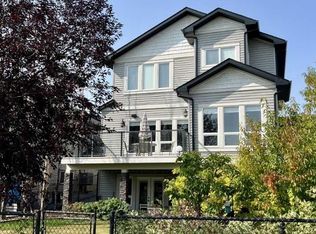 1233 Hillcrest Manor Est, Strathmore, AB T1P1X1