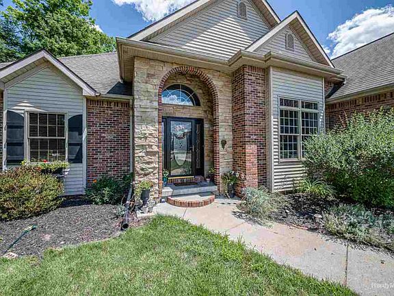 2nd image of 9123 Woodridge Ct