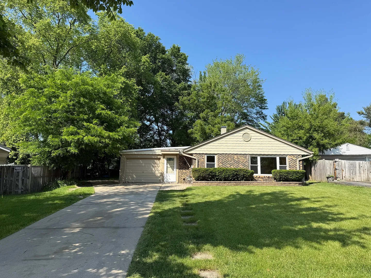 127 Birch St photo 1