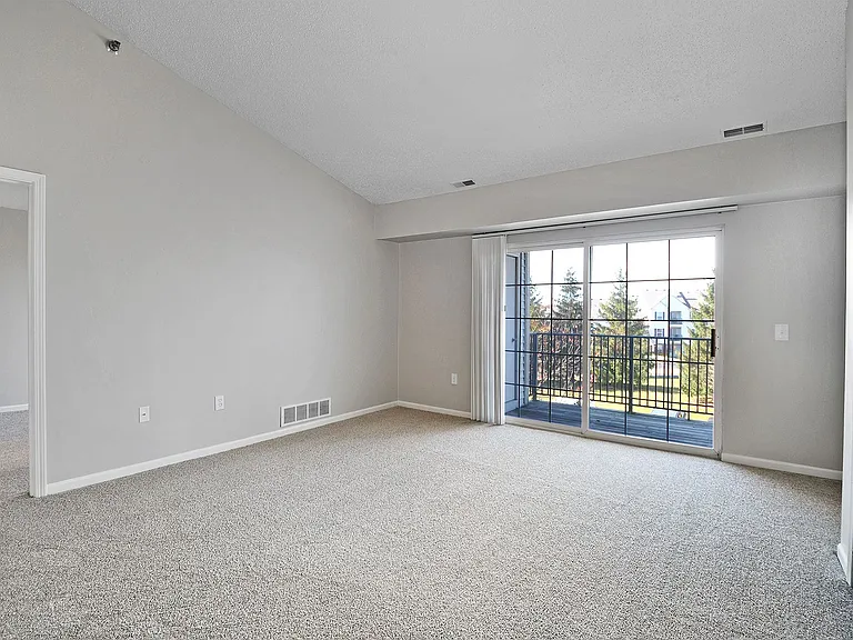 Pendleton Park Apartments — Photo 14