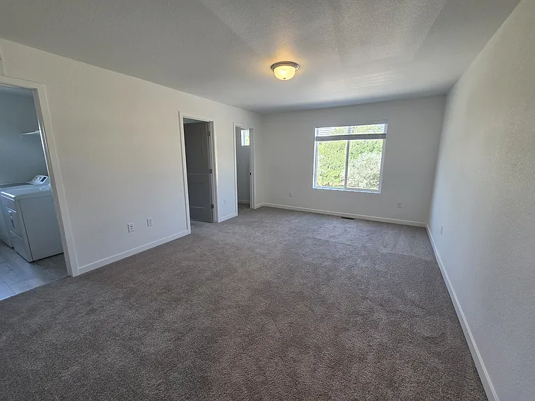 1905 Erin Loop — Photo 18