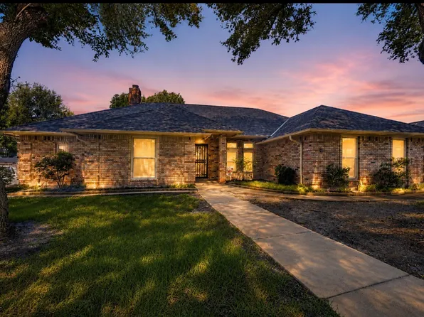 3800 Snow Creek Dr, Aledo, TX 76008