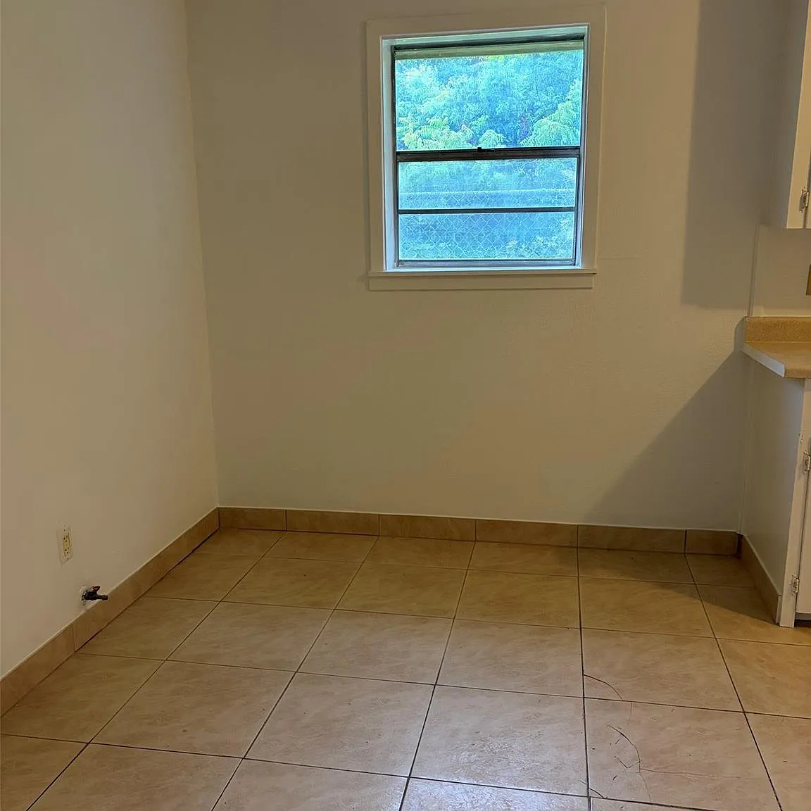 2 bed, 1.0 bath, 777 sqft, $950 — Photo 4