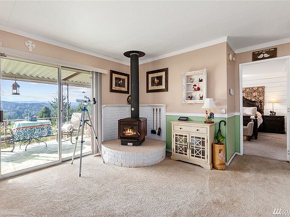 3rd image of 13705 Cedar Cir E