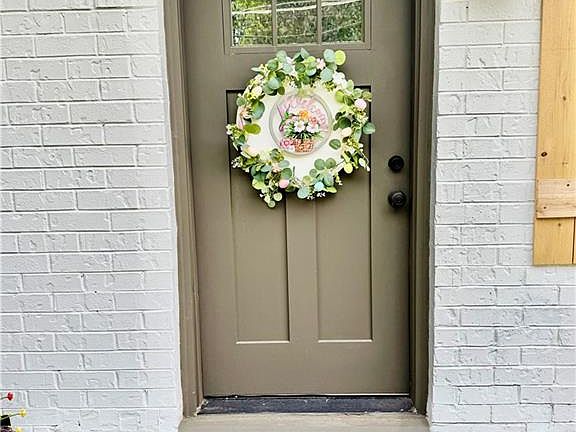 3rd image of 5734 Hill Rd