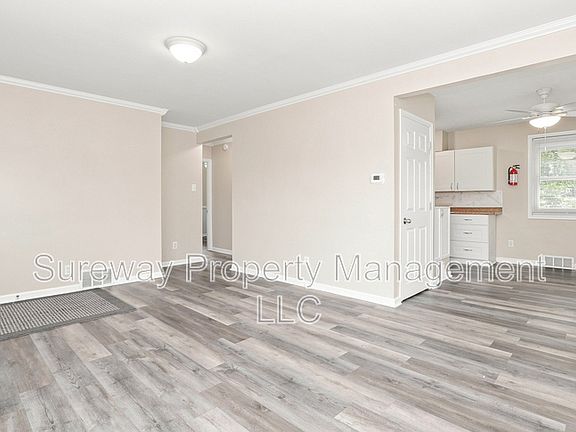 3rd image of 208 Knight Ave