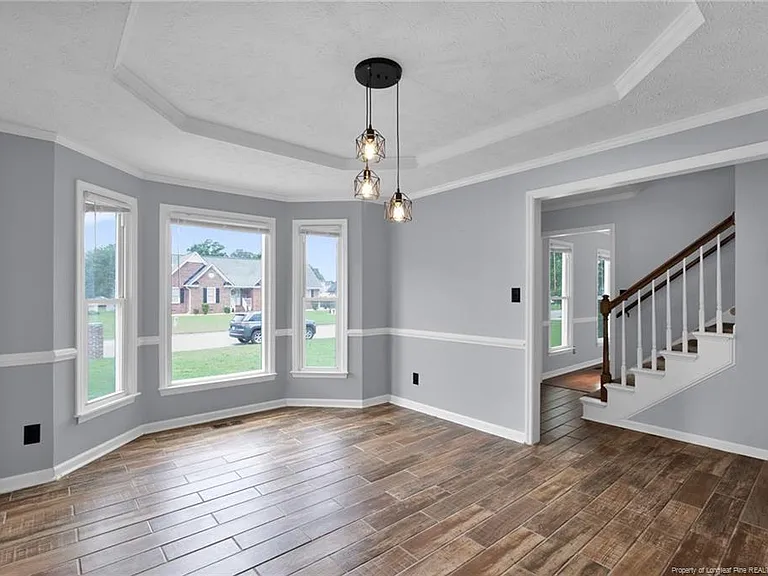 1183 Helmsley Dr — Photo 4