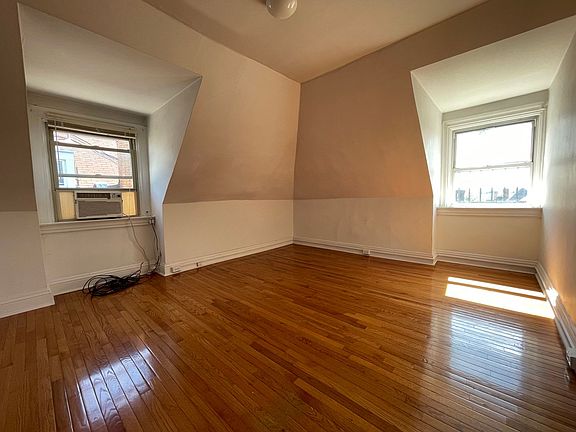 5th image of 235 S Fairmount St APT 6