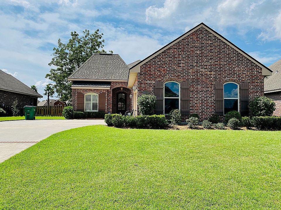 124 Little Lake Dr. 