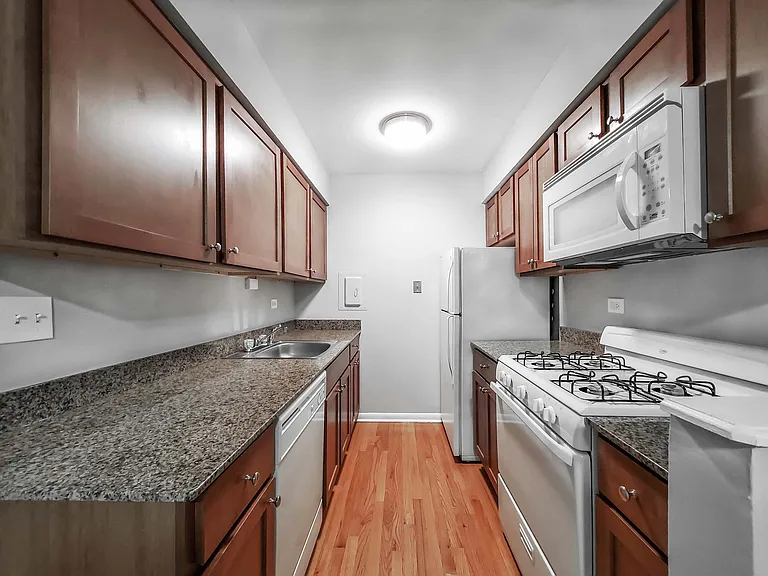 Sheridan Shores — Photo 16
