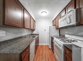 Sheridan Shores, Chicago, IL 60613