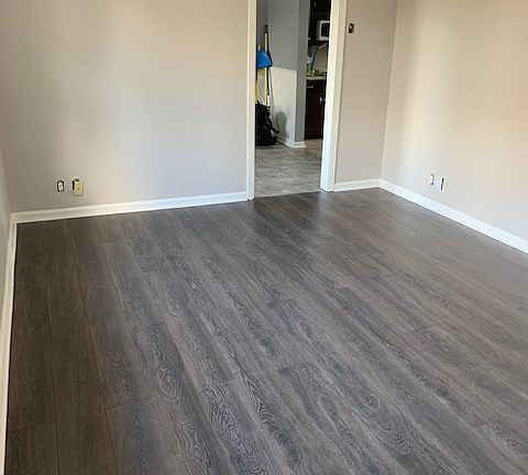 2nd image of 516 Wren Dr