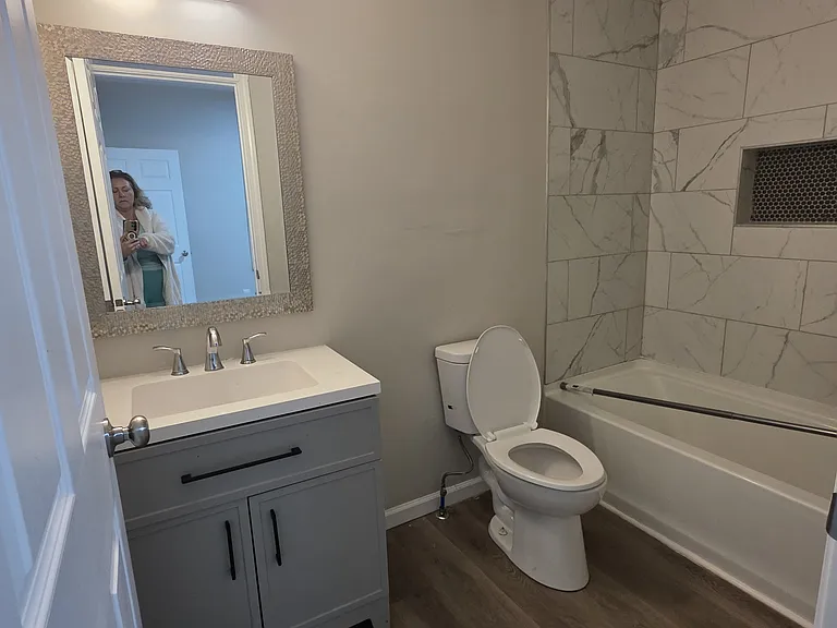 1128 Mansion Ave — Photo 2