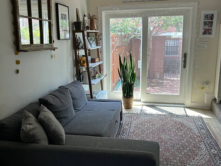 518 Groff Ct NE — Photo 3