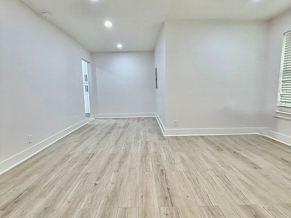 5th image of 1814 Martin Luther Dr APT A