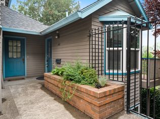 1443 SW Montgomery St #5, Portland, OR 97201