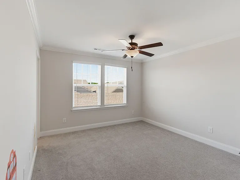 1021 Milson Ln — Photo 17