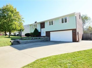 202 Baintree Rd, Coraopolis, PA 15108