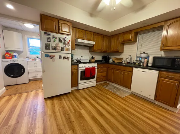 38 Faxon St #1, Newton, MA 02458