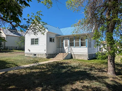 151 9th Ave N Photo 1