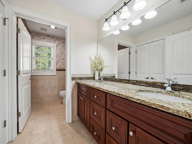 1233 Poplar Ave — Photo 29