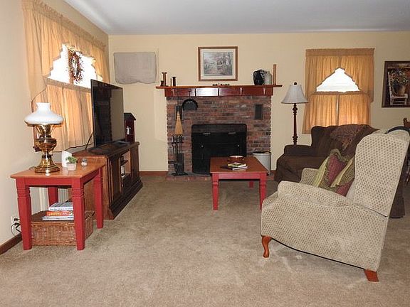 4th image of 91 Crowell Ave