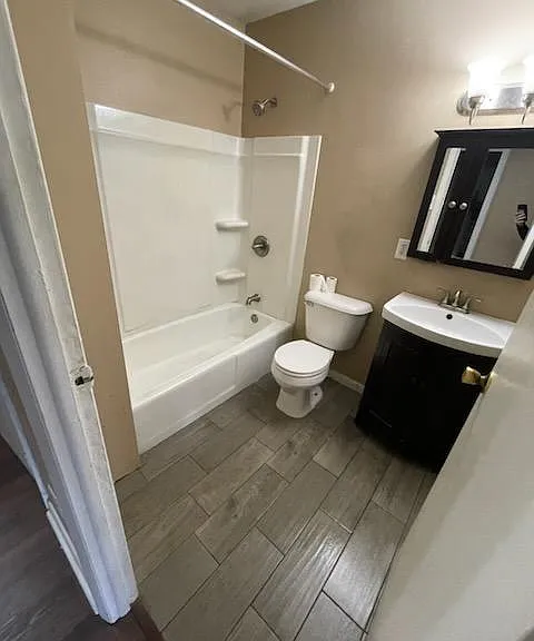 4200 E 73rd Ave — Photo 3
