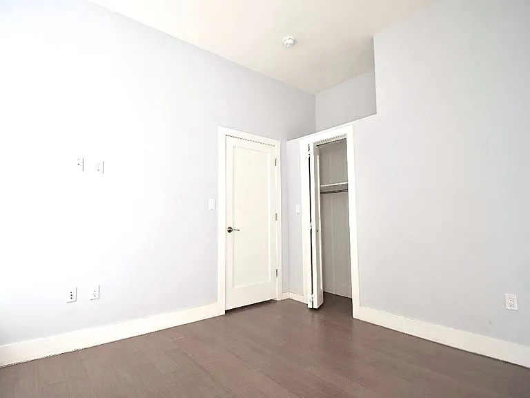 463 W 43rd St #1 — Photo 5