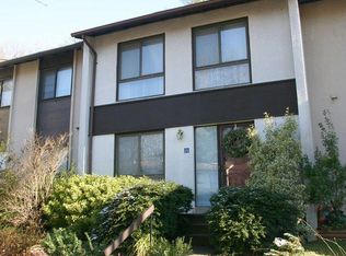 11825 Coopers Ct, Reston, VA 20191