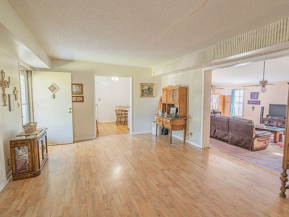 4th image of 2102 Baker Dr