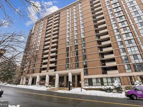 2nd image of 4620 N Park Ave APT 205E