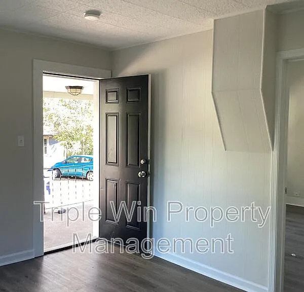 535 S Adams St — Photo 8
