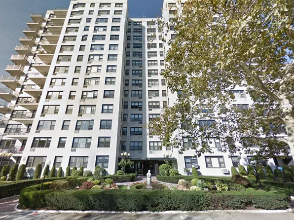 1360 Ocean Pkwy image 1 of 8