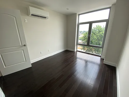 Rented by Nooklyn NYC LLC | media 31