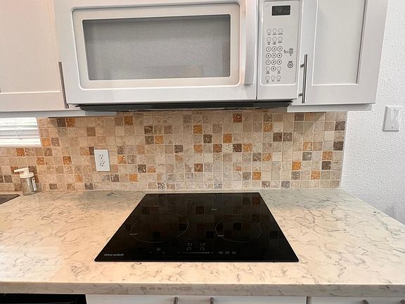 5th image of 3218 Grim Ave