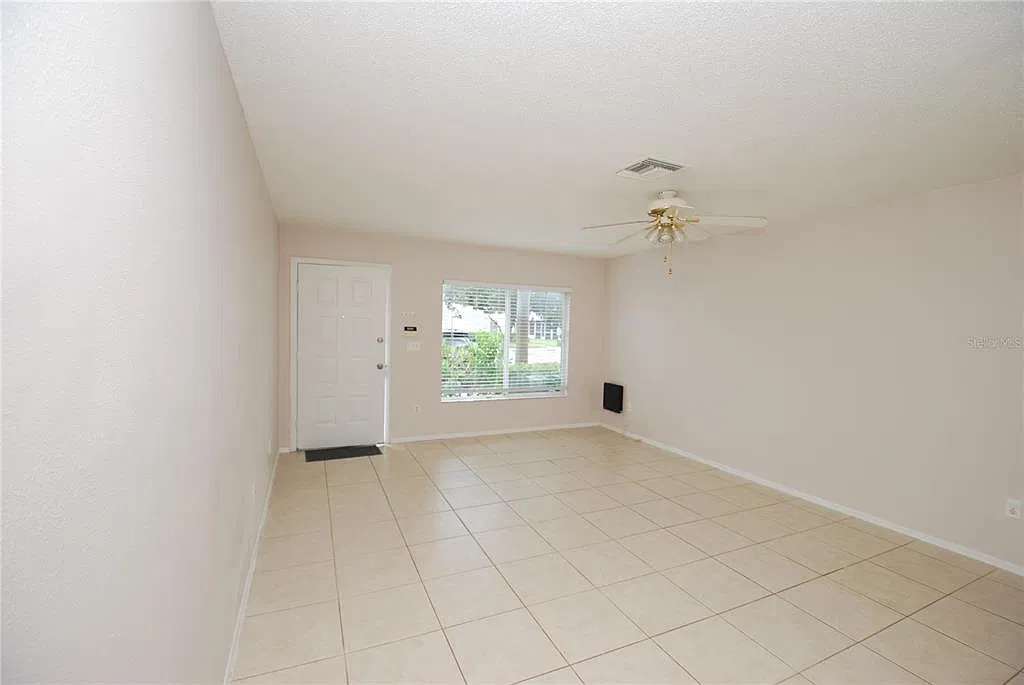 2 bed, 2.5 bath, 1490 sqft, $1,950 — Photo 3