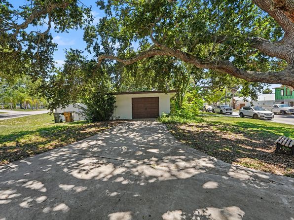 217 Garden Cir