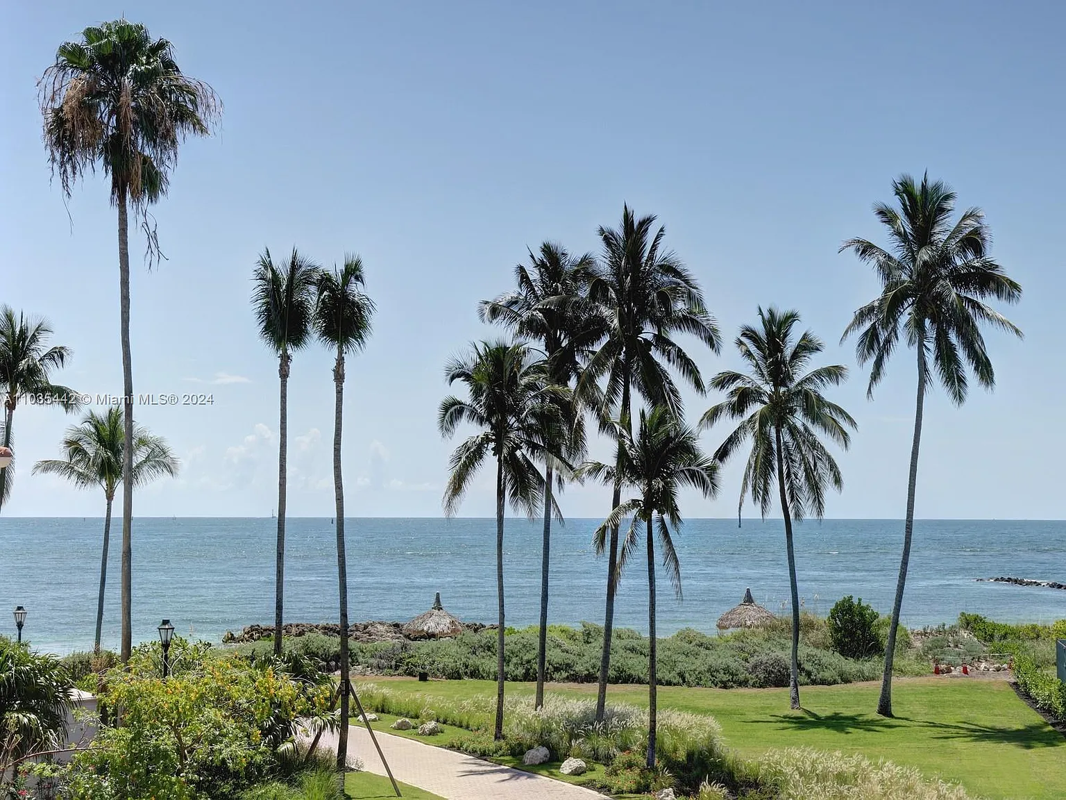 Seaside Condo — Photo 1