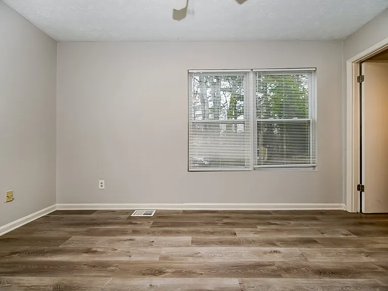 6183 Fieldcrest Dr — Photo 13