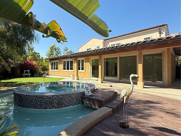 9 Maverick — Photo 21