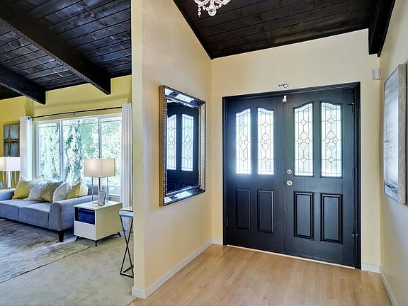 4th image of 7712 Oak Meadow Ct