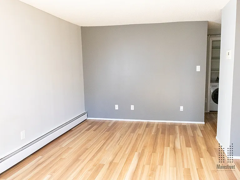 2210 17b St SW — Photo 12