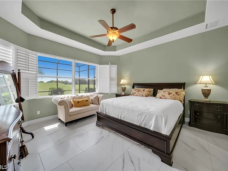 7672 Sussex Ct — Photo 12