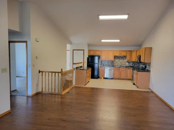 3124 E 28th St, Sioux Falls, SD 57103