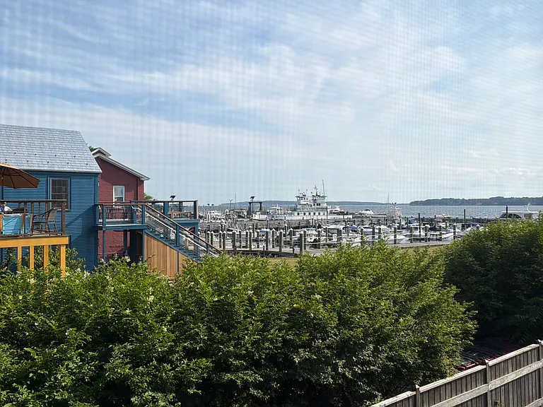 227 Thames St #3 — Photo 9